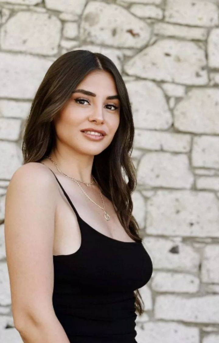 Gönül Dağı'nın yıldızı Hazal Çağlar süper mini elbisesiyle poz verdi. Beğeni butonu çöktü - Resim: 6