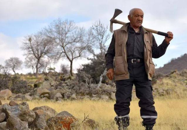 Koca köyde tek başına yaşayan adam hayatını nasıl sürdürdüğünü tek tek anlattı - Resim: 11