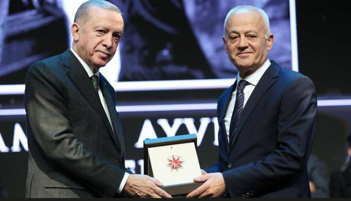 Cumhurbaşkanı Sarayda Kültür ve Sanat Büyük Ödüllerini dağıttı. Ödüllerin hepsi aynı mahalleye gitti - Resim: 13