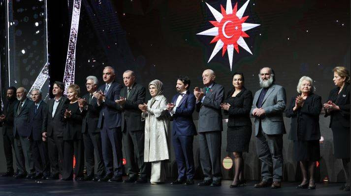 Cumhurbaşkanı Sarayda Kültür ve Sanat Büyük Ödüllerini dağıttı. Ödüllerin hepsi aynı mahalleye gitti - Resim: 17