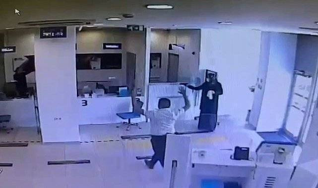 Maskeli hırsızlar ile kravatlı hırsızlar arasındaki fark. Bir gün bir banka soyulur - Resim: 3