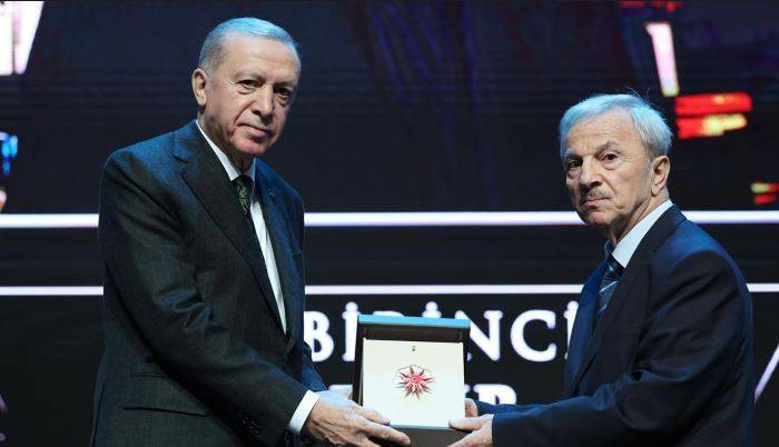 Cumhurbaşkanı Sarayda Kültür ve Sanat Büyük Ödüllerini dağıttı. Ödüllerin hepsi aynı mahalleye gitti - Resim: 3