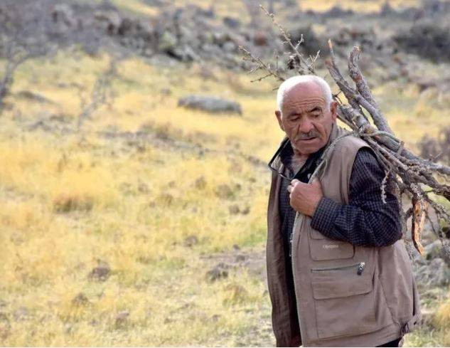 Koca köyde tek başına yaşayan adam hayatını nasıl sürdürdüğünü tek tek anlattı - Resim: 7