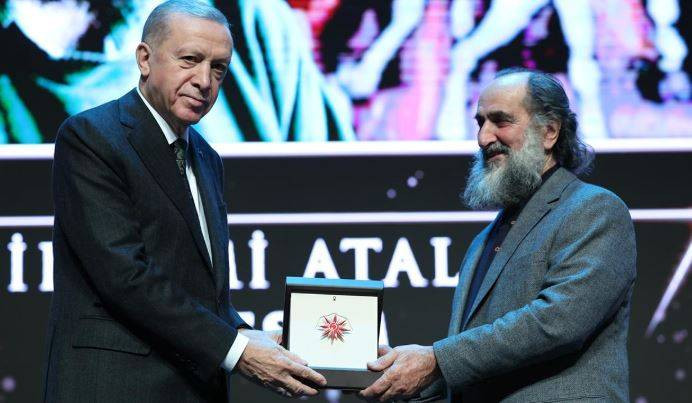 Cumhurbaşkanı Sarayda Kültür ve Sanat Büyük Ödüllerini dağıttı. Ödüllerin hepsi aynı mahalleye gitti - Resim: 5