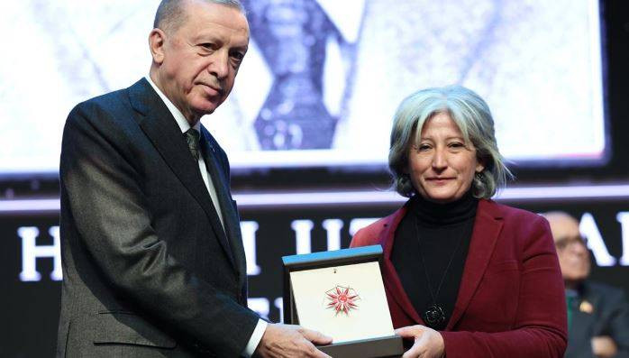 Cumhurbaşkanı Sarayda Kültür ve Sanat Büyük Ödüllerini dağıttı. Ödüllerin hepsi aynı mahalleye gitti - Resim: 10