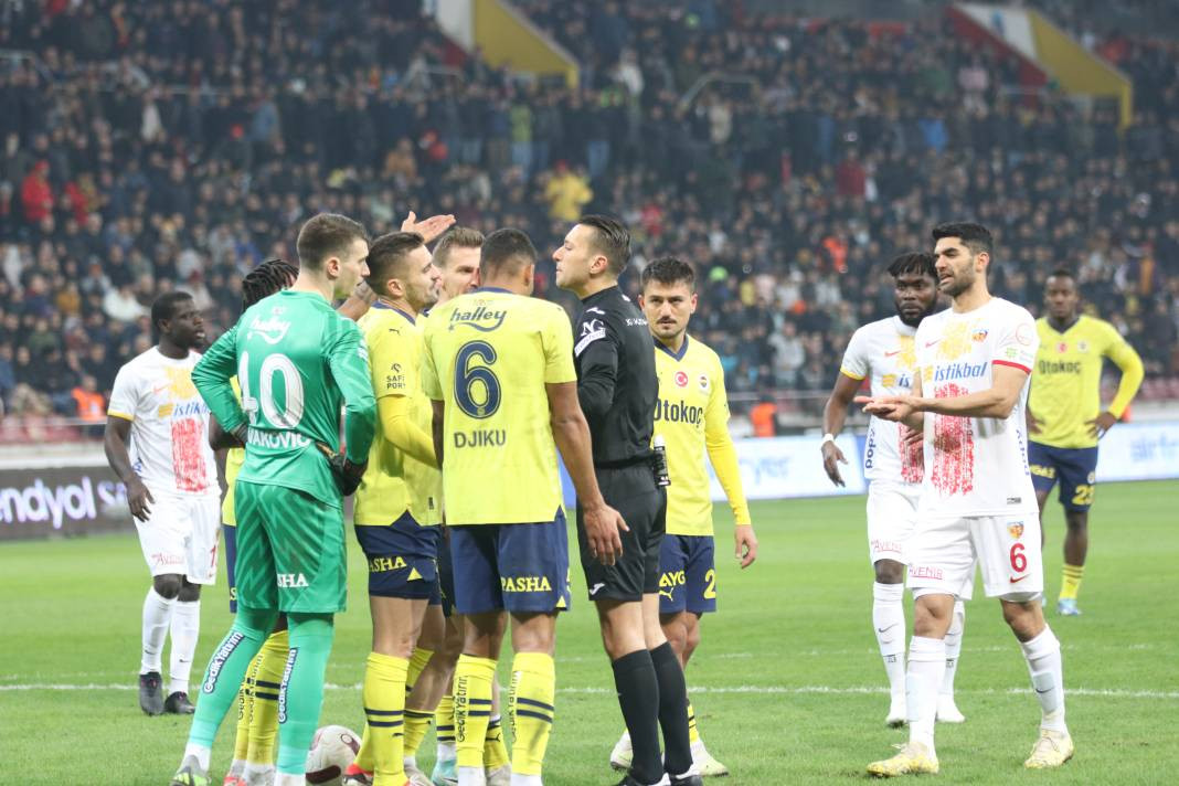 Fotoğraflarla Kayserispor Fenerbahçe maçı... Nefes kesen maçta neler oldu neler - Resim: 10