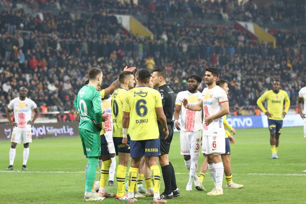 Fotoğraflarla Kayserispor Fenerbahçe maçı... Nefes kesen maçta neler oldu neler - Resim: 9