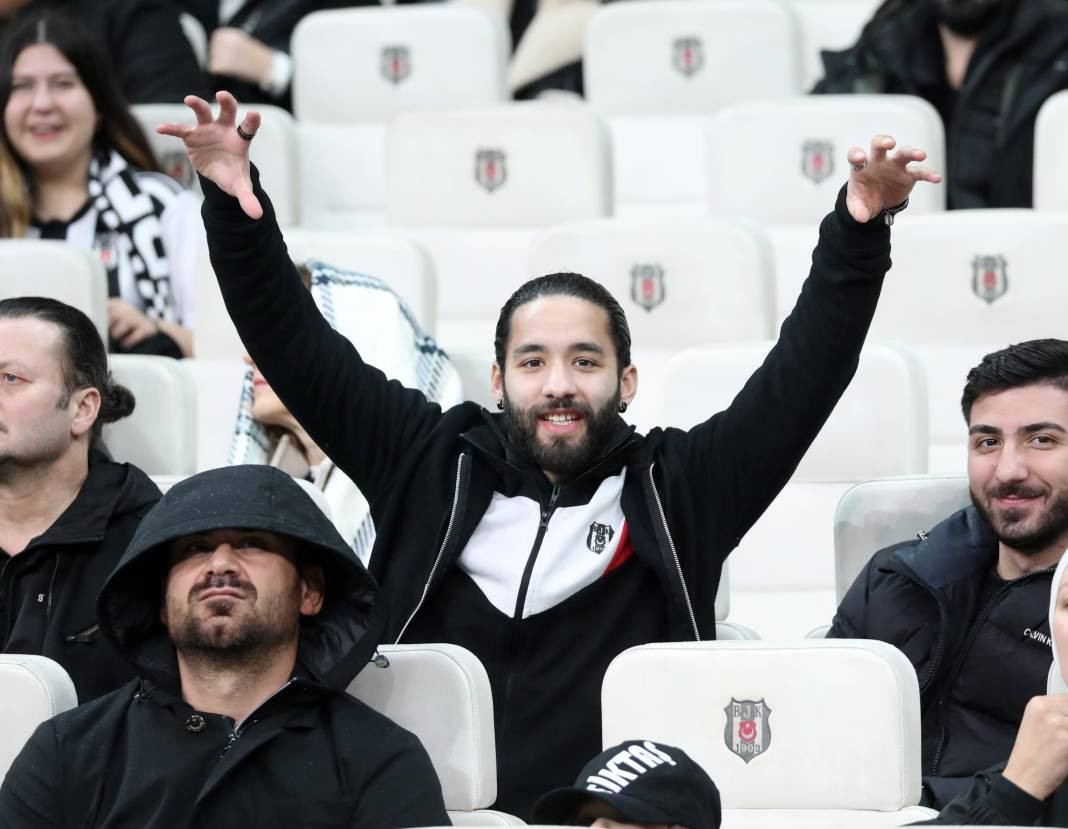 Beşiktaş taraftarı için sezon artık çile! Alanya'dan 3 yediler maç sonu özür dilediler. Alanyaspor Beşiktaş maçının çok özel fotoğrafları - Resim: 62