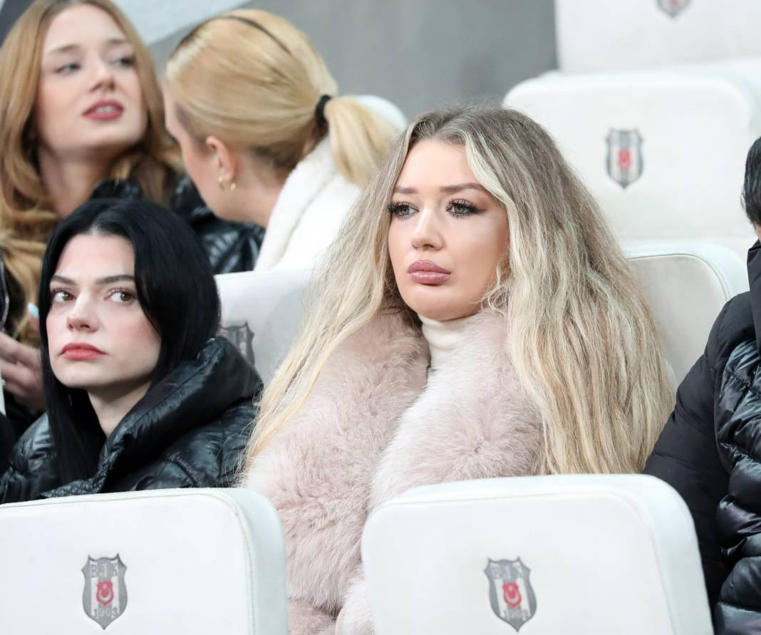 Beşiktaş taraftarı için sezon artık çile! Alanya'dan 3 yediler maç sonu özür dilediler. Alanyaspor Beşiktaş maçının çok özel fotoğrafları - Resim: 8