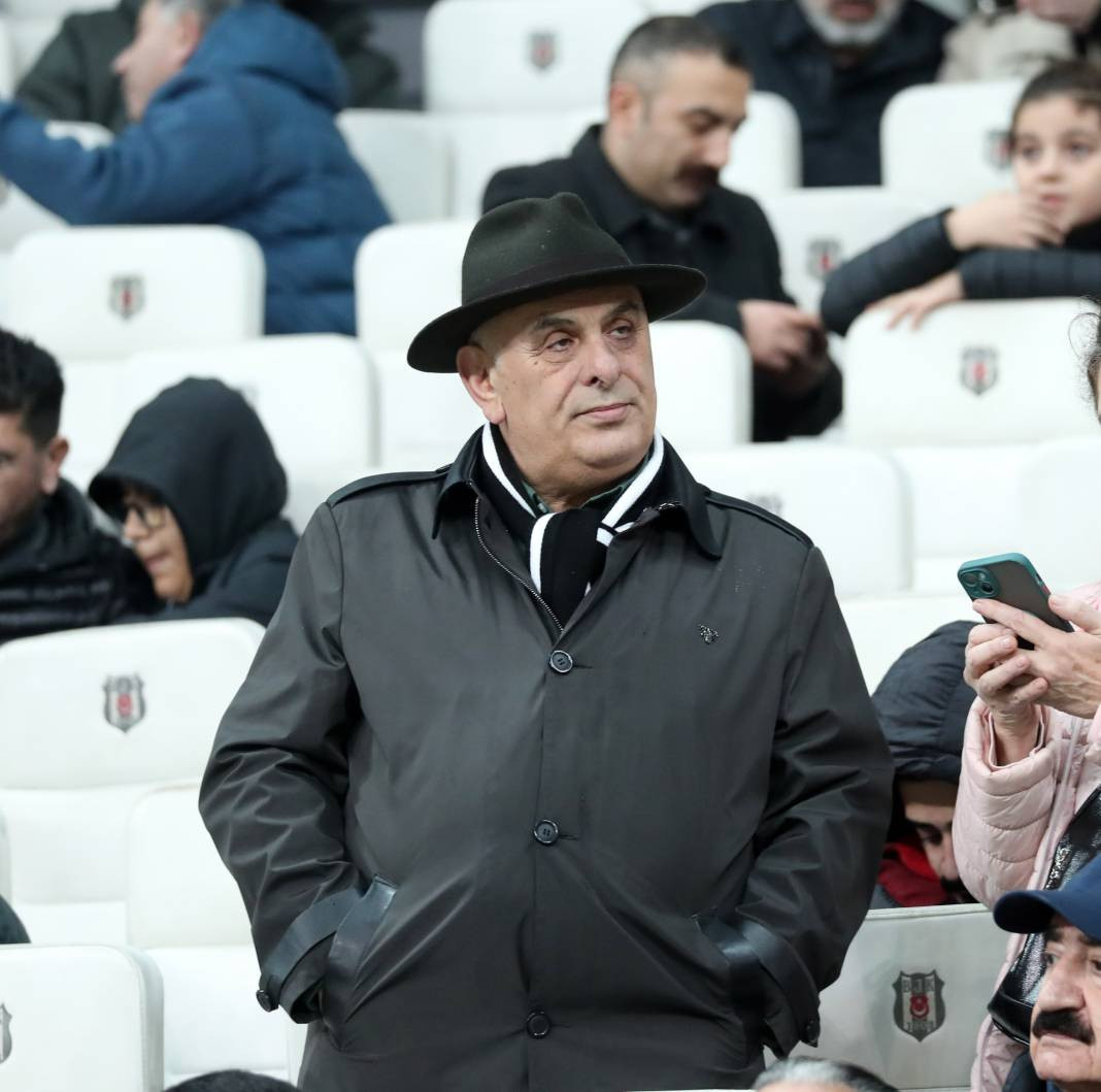 Beşiktaş taraftarı için sezon artık çile! Alanya'dan 3 yediler maç sonu özür dilediler. Alanyaspor Beşiktaş maçının çok özel fotoğrafları - Resim: 54