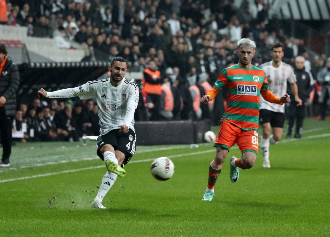 Beşiktaş taraftarı için sezon artık çile! Alanya'dan 3 yediler maç sonu özür dilediler. Alanyaspor Beşiktaş maçının çok özel fotoğrafları - Resim: 42