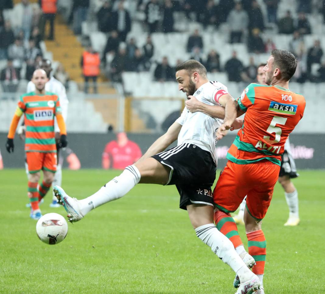 Beşiktaş taraftarı için sezon artık çile! Alanya'dan 3 yediler maç sonu özür dilediler. Alanyaspor Beşiktaş maçının çok özel fotoğrafları - Resim: 35