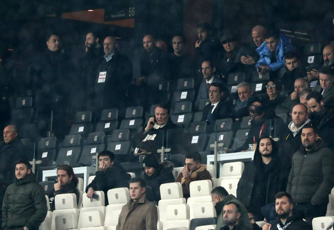 Beşiktaş taraftarı için sezon artık çile! Alanya'dan 3 yediler maç sonu özür dilediler. Alanyaspor Beşiktaş maçının çok özel fotoğrafları - Resim: 17