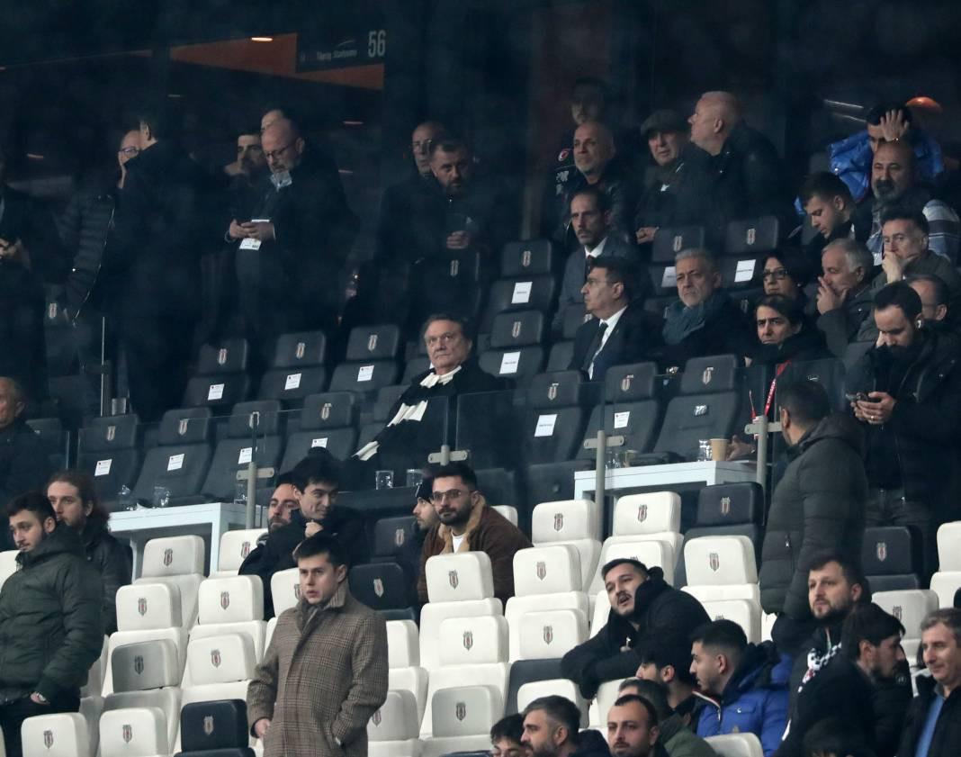 Beşiktaş taraftarı için sezon artık çile! Alanya'dan 3 yediler maç sonu özür dilediler. Alanyaspor Beşiktaş maçının çok özel fotoğrafları - Resim: 16