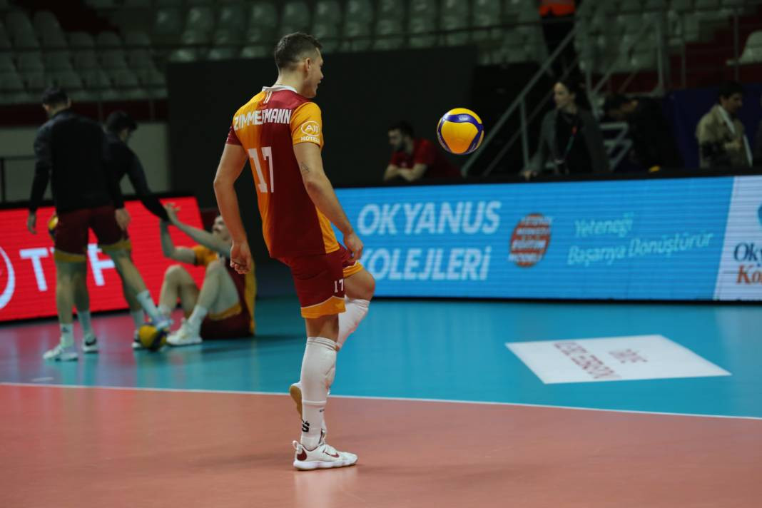 Galatasaraylı yıldızlardan maç öncesi futbol şov - Resim: 19