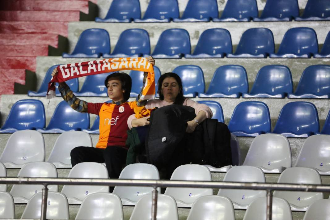 Galatasaraylı yıldızlardan maç öncesi futbol şov - Resim: 14