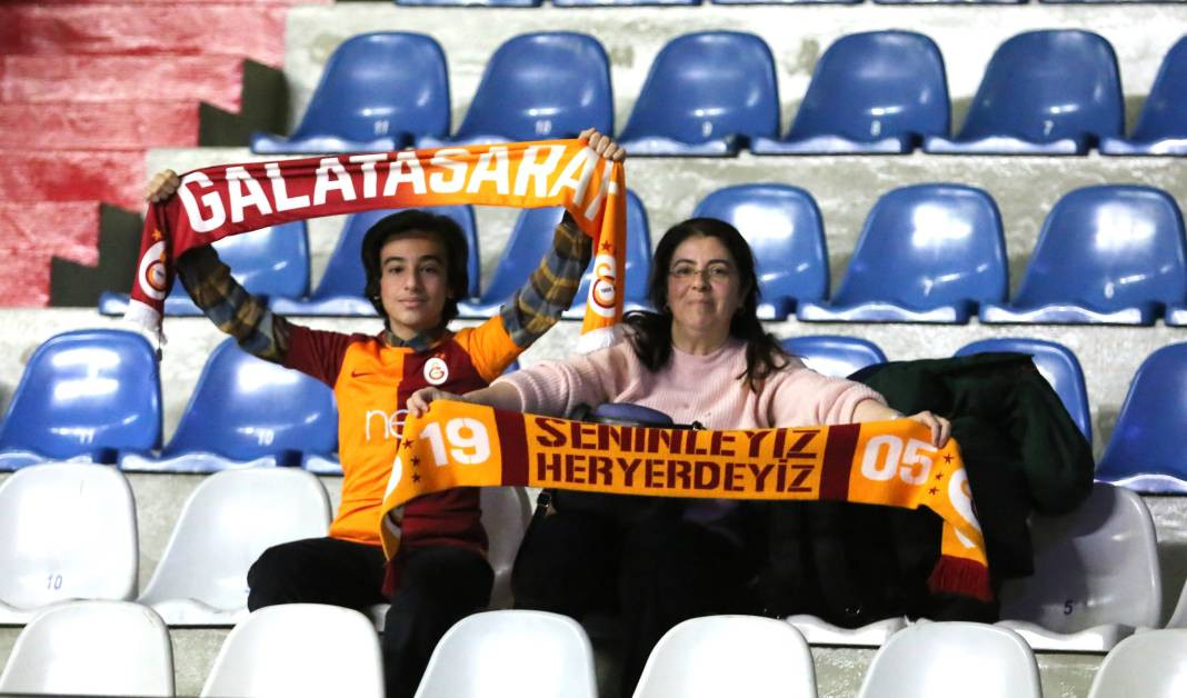 Galatasaraylı yıldızlardan maç öncesi futbol şov - Resim: 18