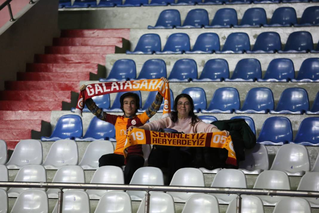 Galatasaraylı yıldızlardan maç öncesi futbol şov - Resim: 12