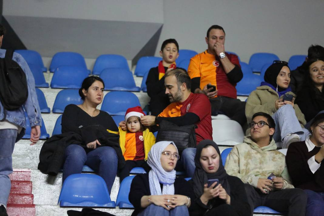 Galatasaraylı yıldızlardan maç öncesi futbol şov - Resim: 5