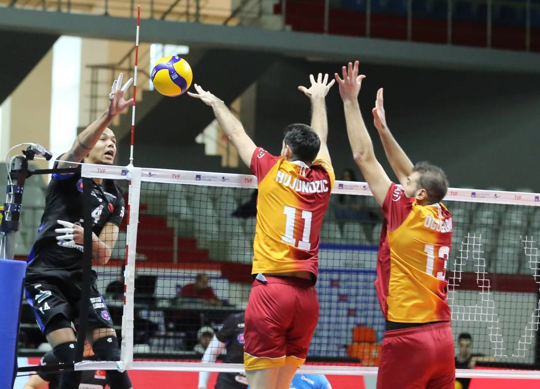 Taraftarın desteği yetmedi. Galatasaray evinde mağlup oldu - Resim: 40