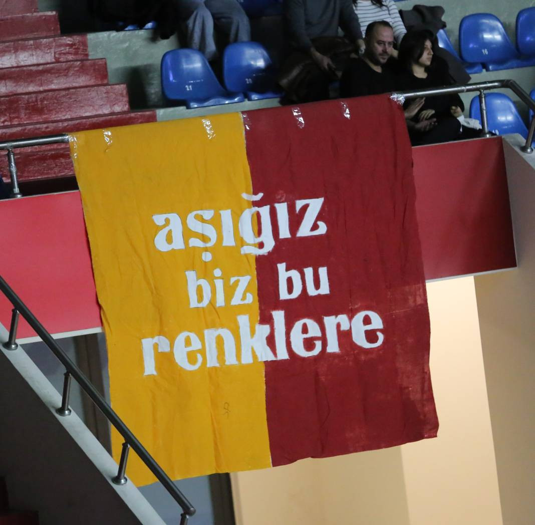 Taraftarın desteği yetmedi. Galatasaray evinde mağlup oldu - Resim: 32