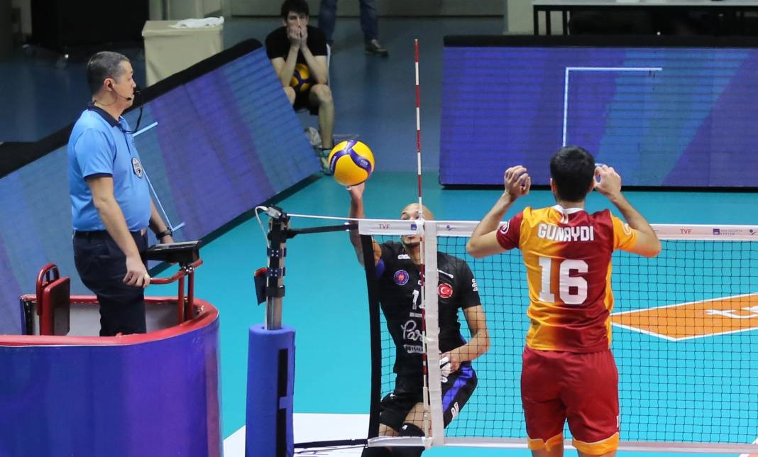 Taraftarın desteği yetmedi. Galatasaray evinde mağlup oldu - Resim: 26