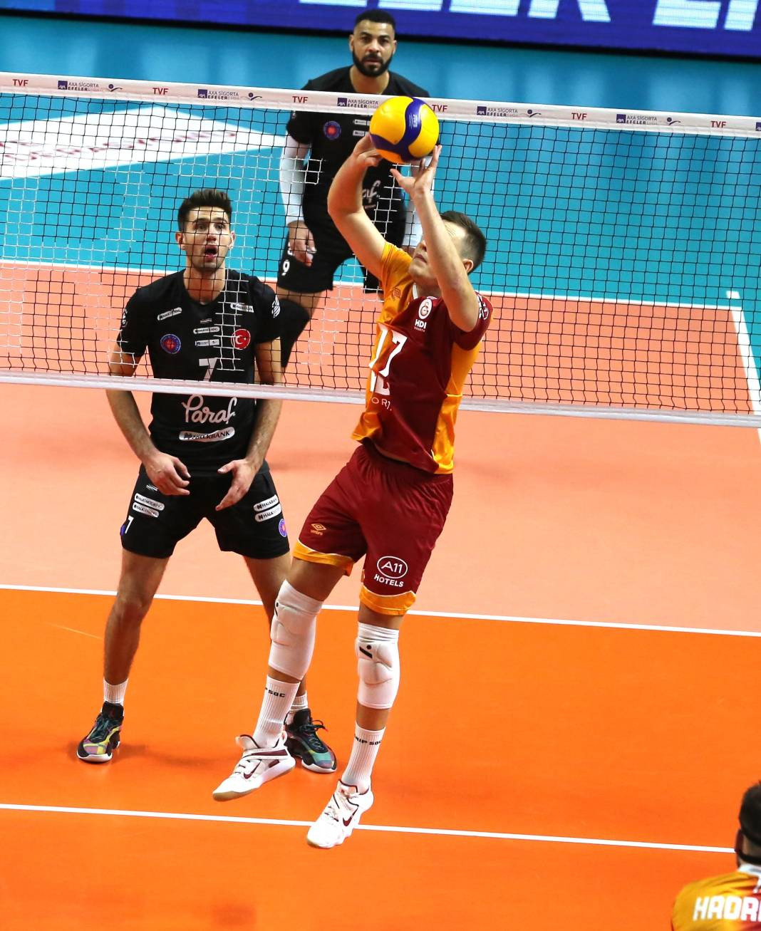 Taraftarın desteği yetmedi. Galatasaray evinde mağlup oldu - Resim: 9