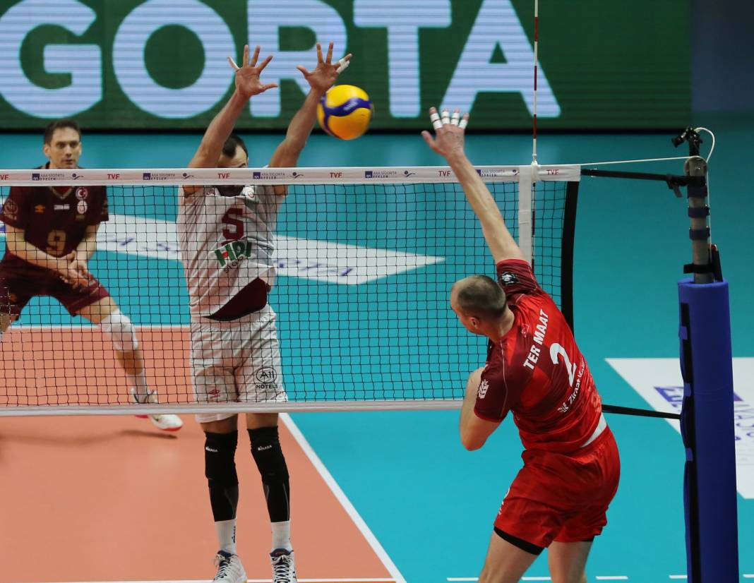 Bir avuç taraftar Galatasaray'a yetmedi. Sarı-kırmızılılar 3-2 mağlup oldu - Resim: 56