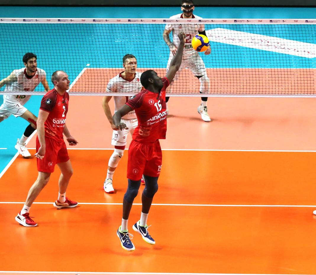 Bir avuç taraftar Galatasaray'a yetmedi. Sarı-kırmızılılar 3-2 mağlup oldu - Resim: 51