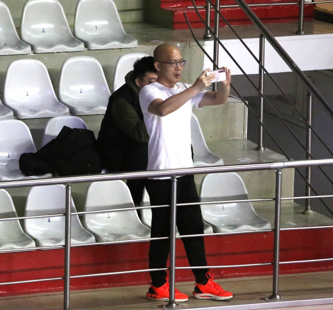 Bir avuç taraftar Galatasaray'a yetmedi. Sarı-kırmızılılar 3-2 mağlup oldu - Resim: 7