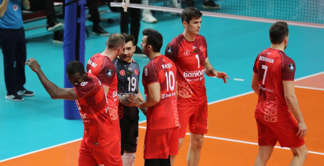 Bir avuç taraftar Galatasaray'a yetmedi. Sarı-kırmızılılar 3-2 mağlup oldu - Resim: 38