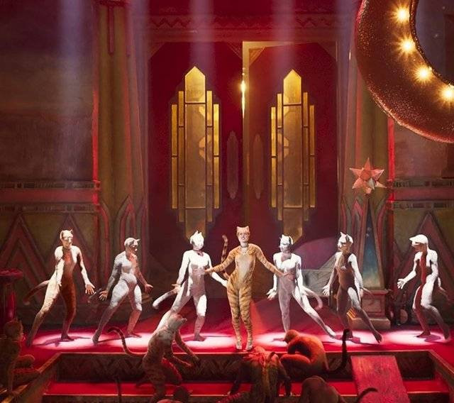 Dünyaca ünlü şarkıcı Taylor Swift dakikada 780 dolar kazanıyor. Time dergisi tarafından yılın kişisi seçilmişti - Resim: 15