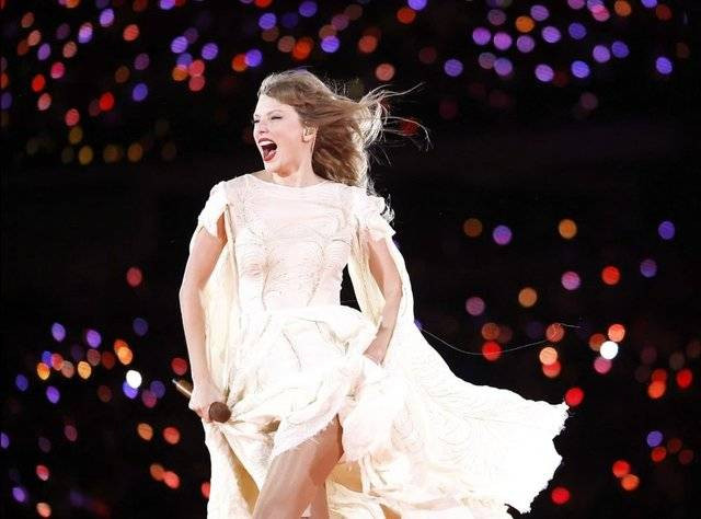 Dünyaca ünlü şarkıcı Taylor Swift dakikada 780 dolar kazanıyor. Time dergisi tarafından yılın kişisi seçilmişti - Resim: 21