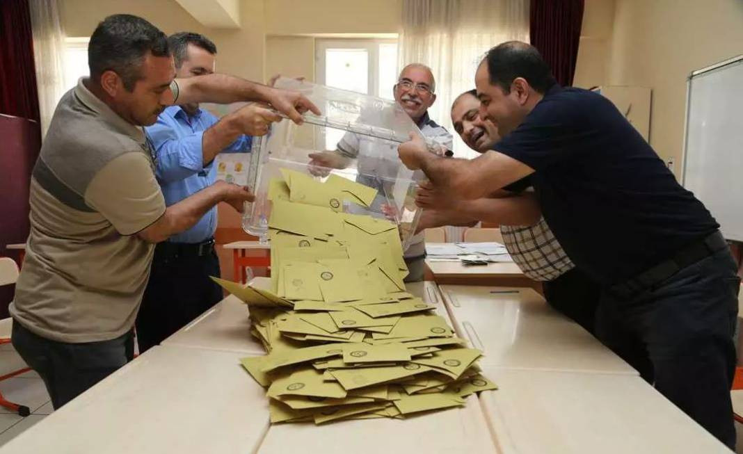 Kassandra İstanbul, İzmir ve Ankara'da seçimi kimin kazanacağını açıkladı. Anket şirketleri bile şaşırıp kalacak - Resim: 11