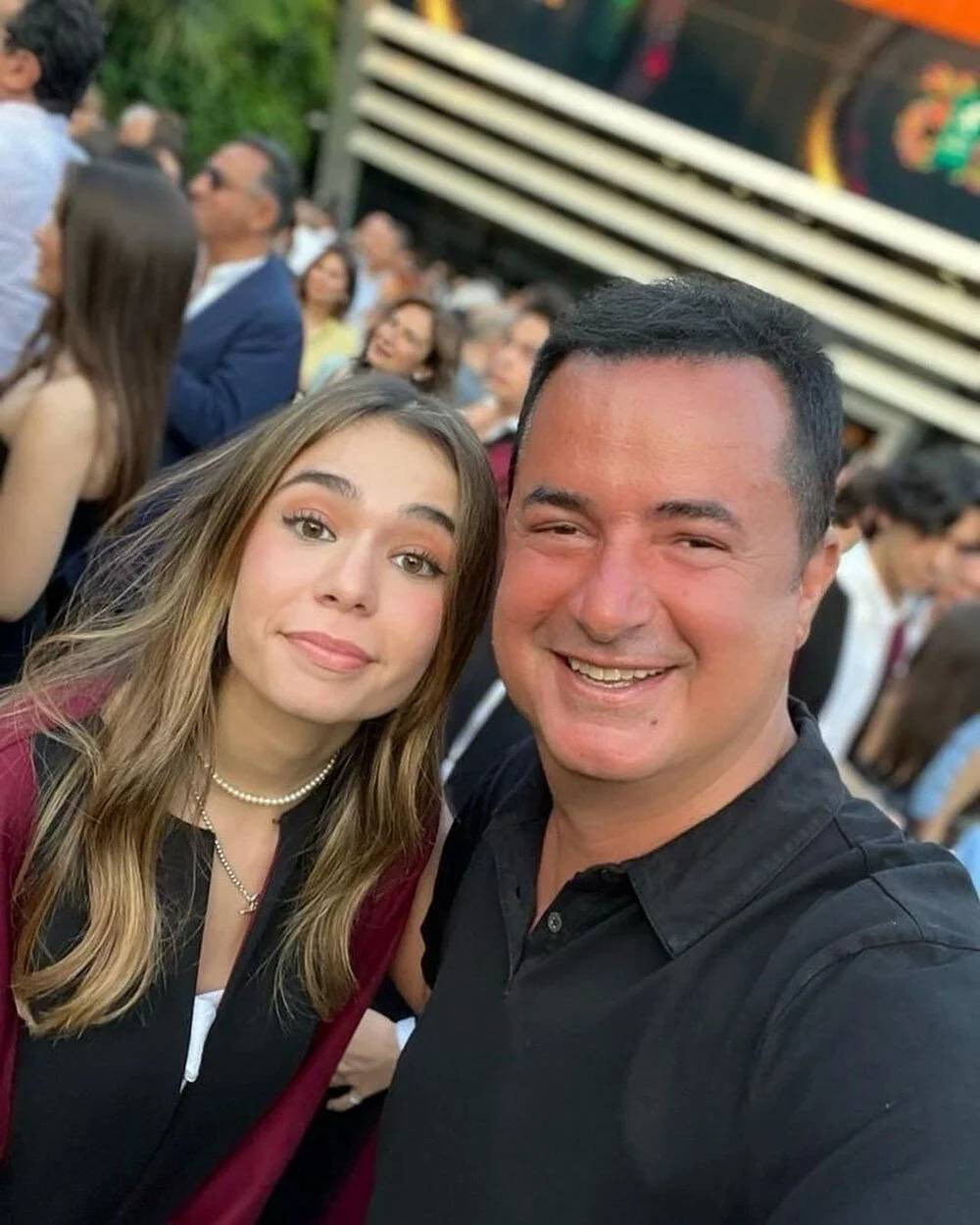 Acun Ilıcalı'nın kızı bir elbise giydi ortalığı yaktı geçti. Herkes şimdi bu kızı konuşuyor - Resim: 2