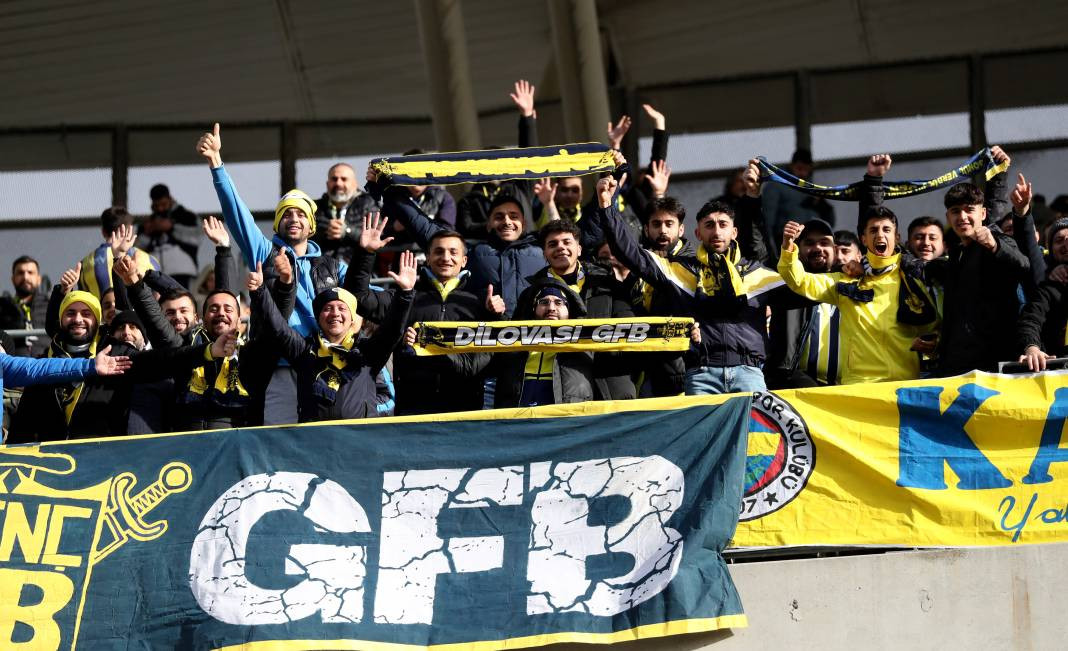 Cengiz Ünder'in üst düzey performansı taraftarını sevindirdi. 5-1'lik İstanbulspor Fenerbahçe maçının tüm fotoğrafları - Resim: 17