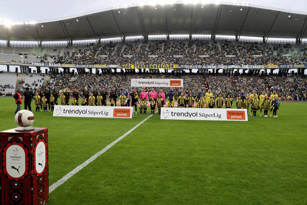 Cengiz Ünder'in üst düzey performansı taraftarını sevindirdi. 5-1'lik İstanbulspor Fenerbahçe maçının tüm fotoğrafları - Resim: 60