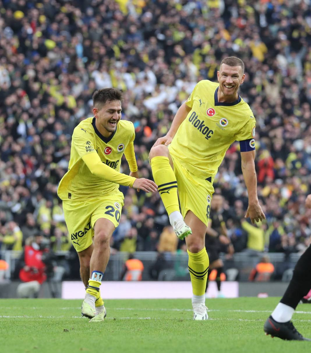 Cengiz Ünder'in üst düzey performansı taraftarını sevindirdi. 5-1'lik İstanbulspor Fenerbahçe maçının tüm fotoğrafları - Resim: 48