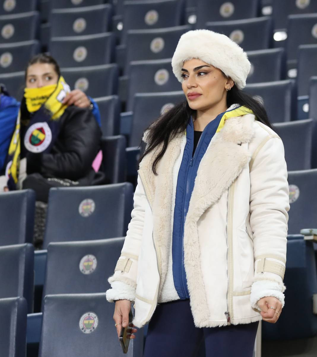 Dzeko maça sarışın güzel tribüne damga vurdu. Kadıköy'de güzeller geçidi - Resim: 4