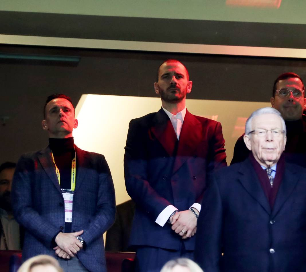 Dzeko maça sarışın güzel tribüne damga vurdu. Kadıköy'de güzeller geçidi - Resim: 56