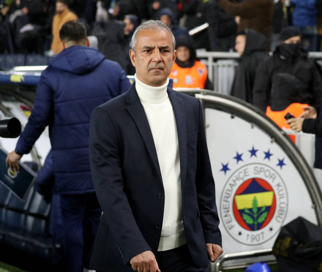 Dzeko maça sarışın güzel tribüne damga vurdu. Kadıköy'de güzeller geçidi - Resim: 50