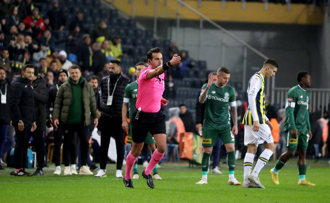 Dzeko maça sarışın güzel tribüne damga vurdu. Kadıköy'de güzeller geçidi - Resim: 48
