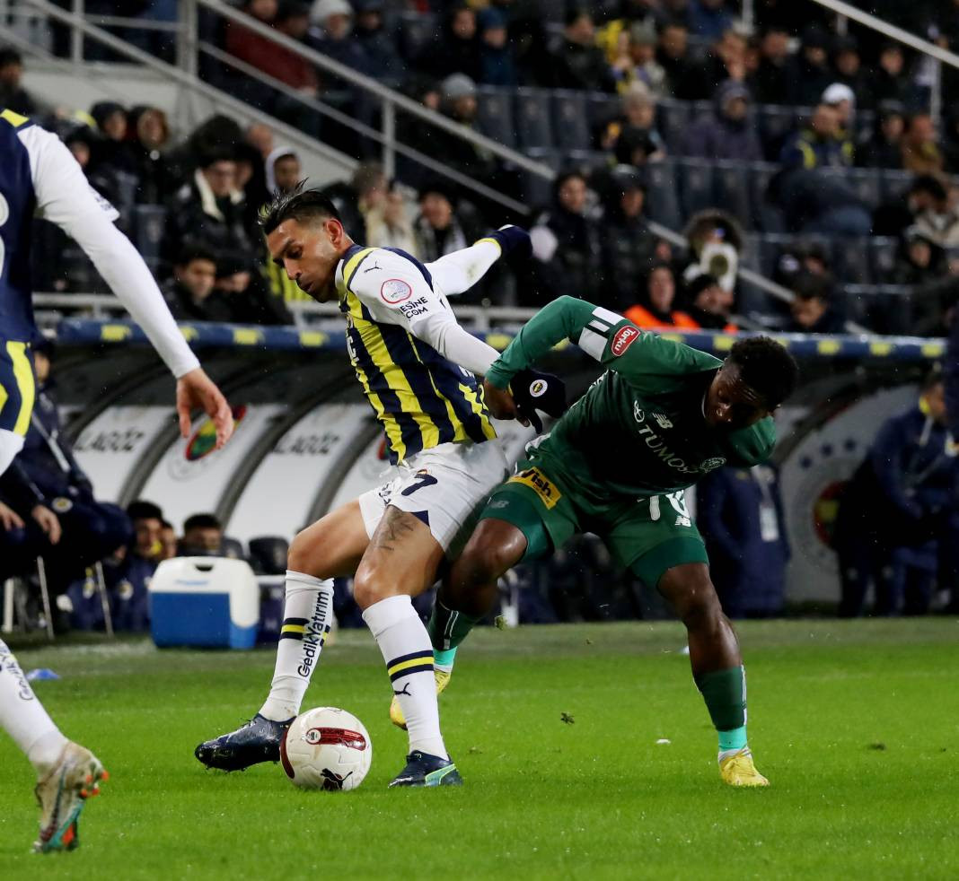 Dzeko maça sarışın güzel tribüne damga vurdu. Kadıköy'de güzeller geçidi - Resim: 44