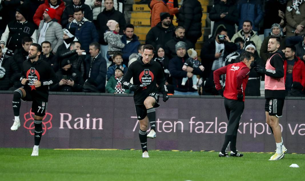 Fernando Santos ilk maçında neler yaptı neler. Taraftarları da coşturdu - Resim: 43