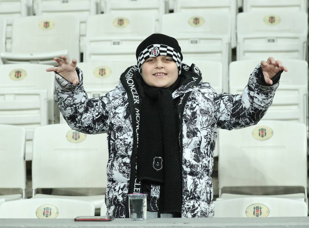 Fernando Santos ilk maçında neler yaptı neler. Taraftarları da coşturdu - Resim: 42