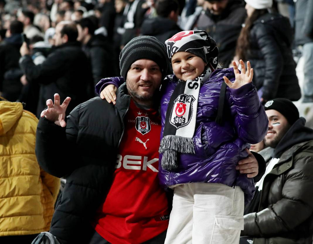 Fernando Santos ilk maçında neler yaptı neler. Taraftarları da coşturdu - Resim: 41