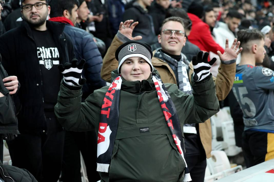 Fernando Santos ilk maçında neler yaptı neler. Taraftarları da coşturdu - Resim: 27
