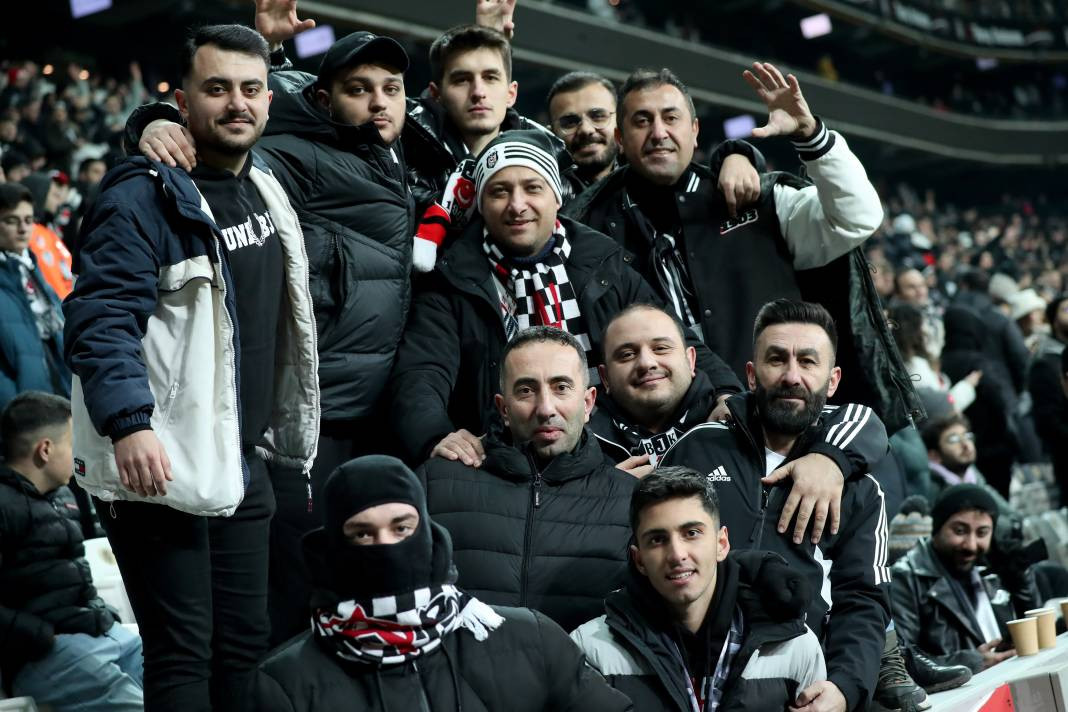 Fernando Santos ilk maçında neler yaptı neler. Taraftarları da coşturdu - Resim: 18