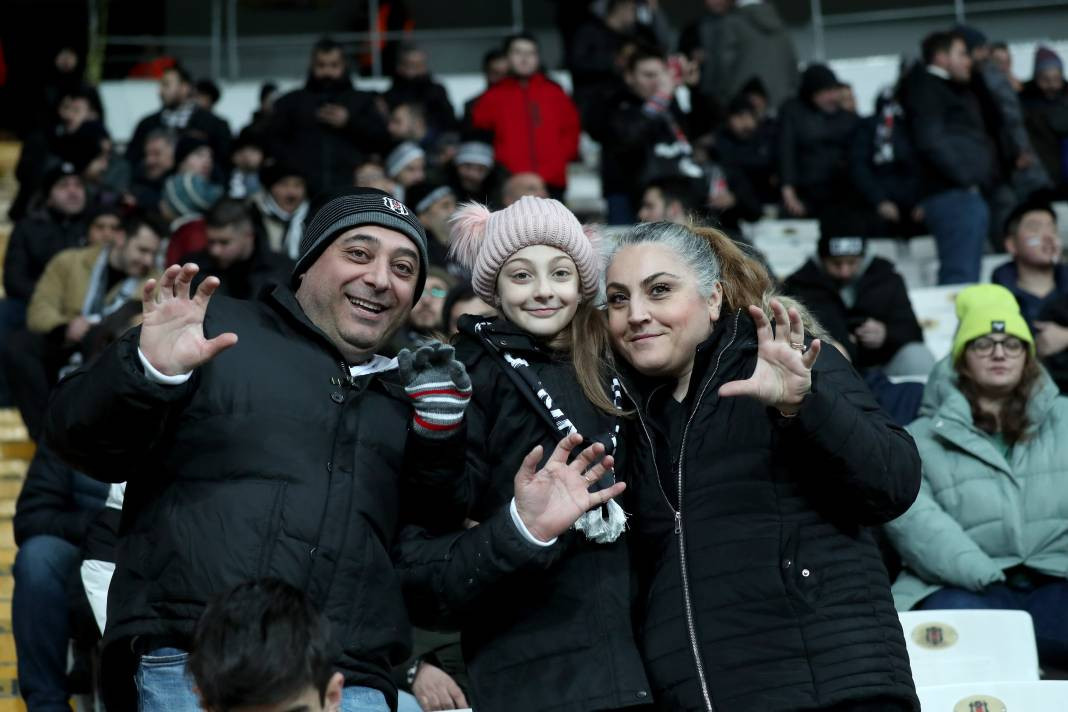 Fernando Santos ilk maçında neler yaptı neler. Taraftarları da coşturdu - Resim: 14