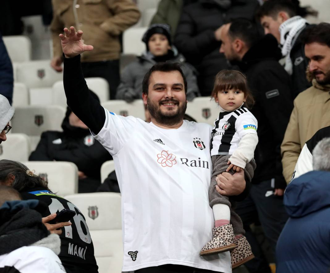 Fernando Santos ilk maçında neler yaptı neler. Taraftarları da coşturdu - Resim: 10